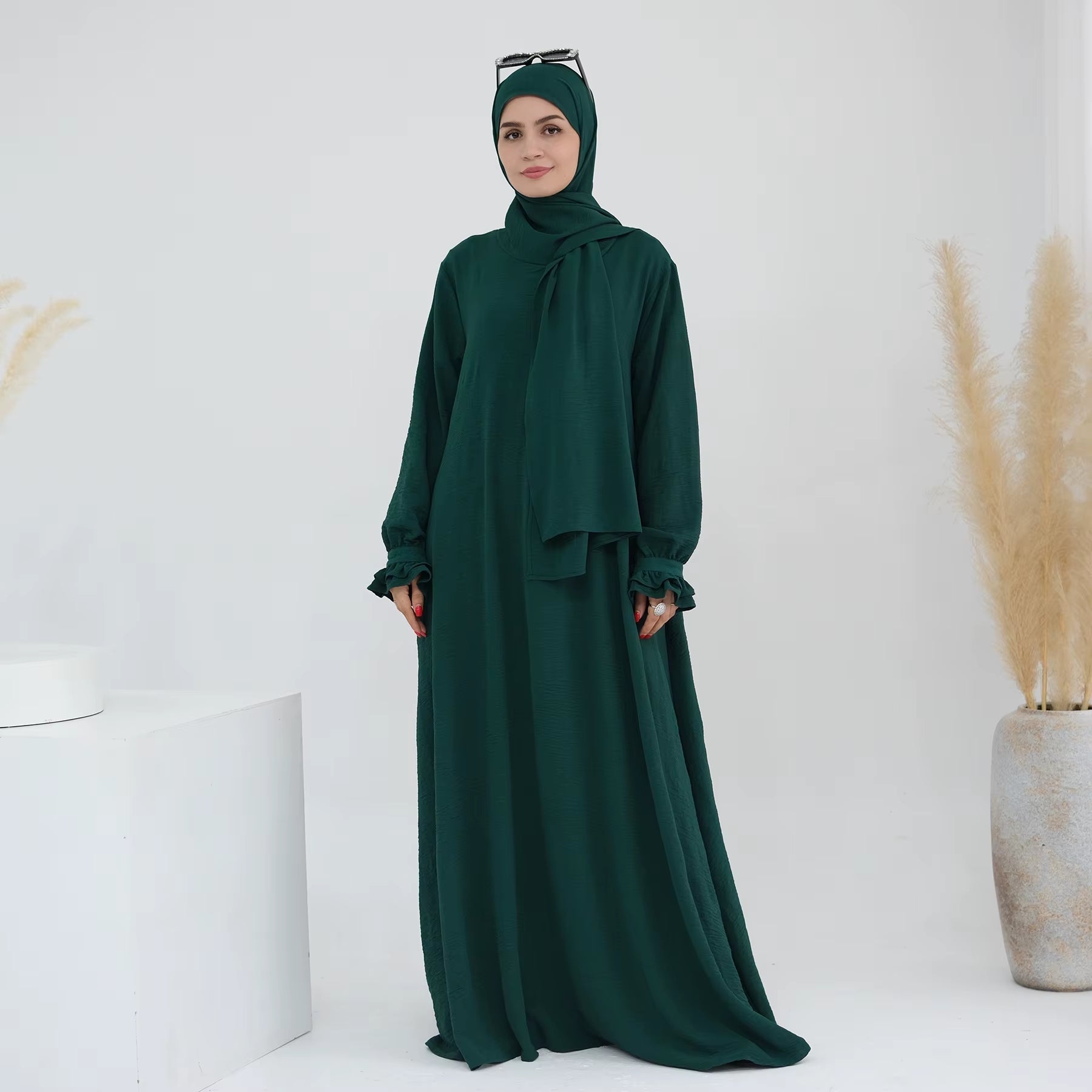 Eye-catching Abayas in various colours. If you subscribe to our emailing messaging you get 10 Percent discount