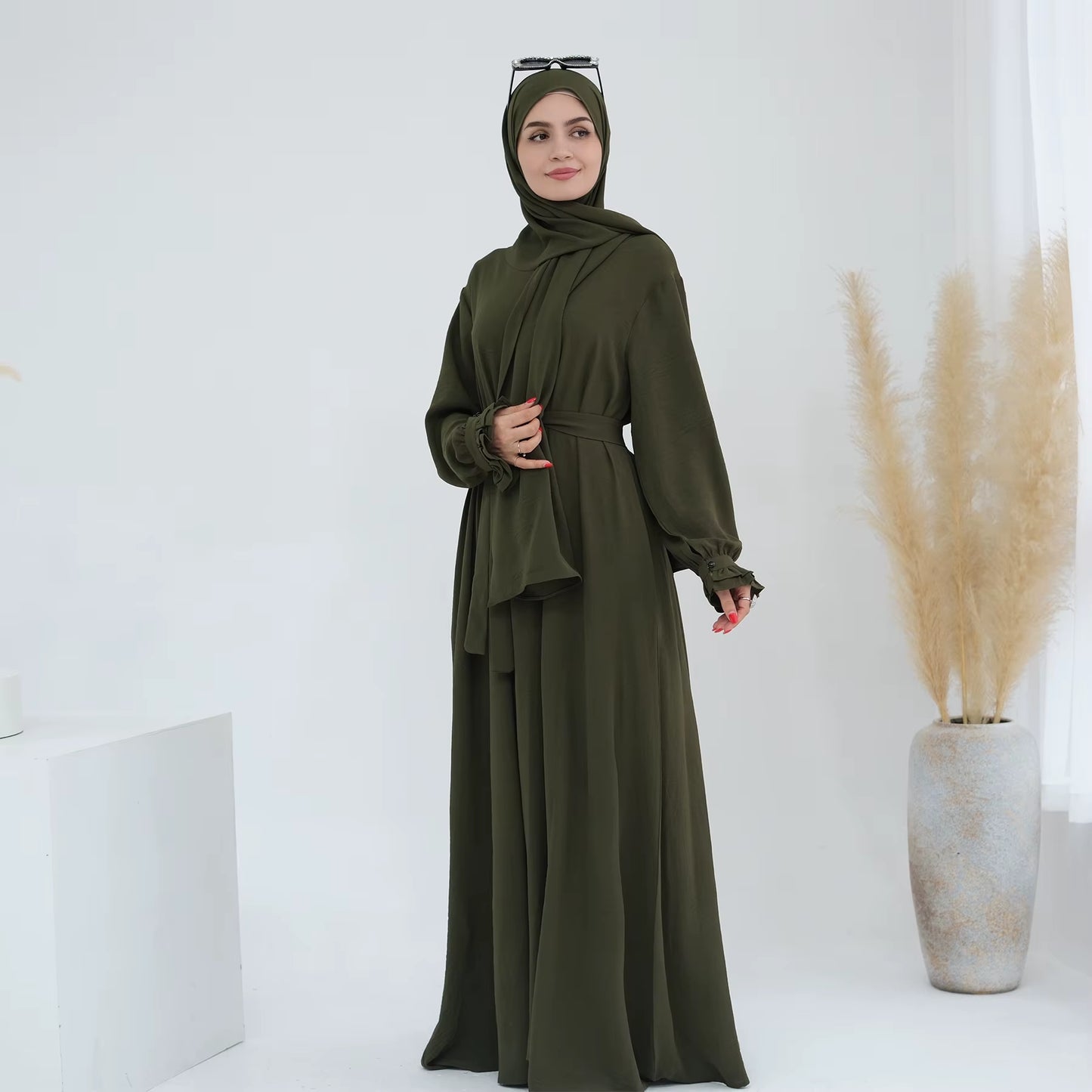 Eye-catching Abayas in various colours. If you subscribe to our emailing messaging you get 10 Percent discount