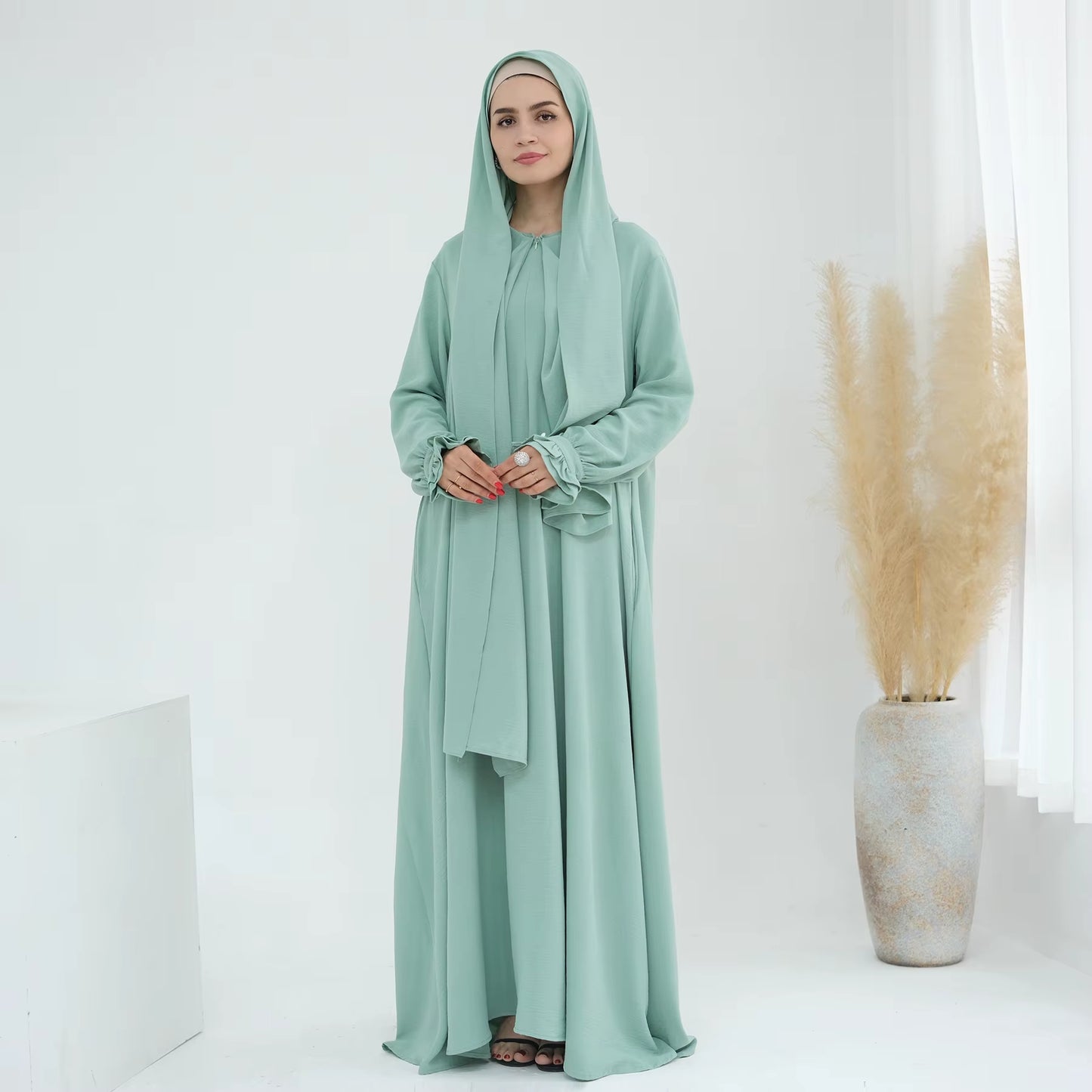 Eye-catching Abayas in various colours. If you subscribe to our emailing messaging you get 10 Percent discount