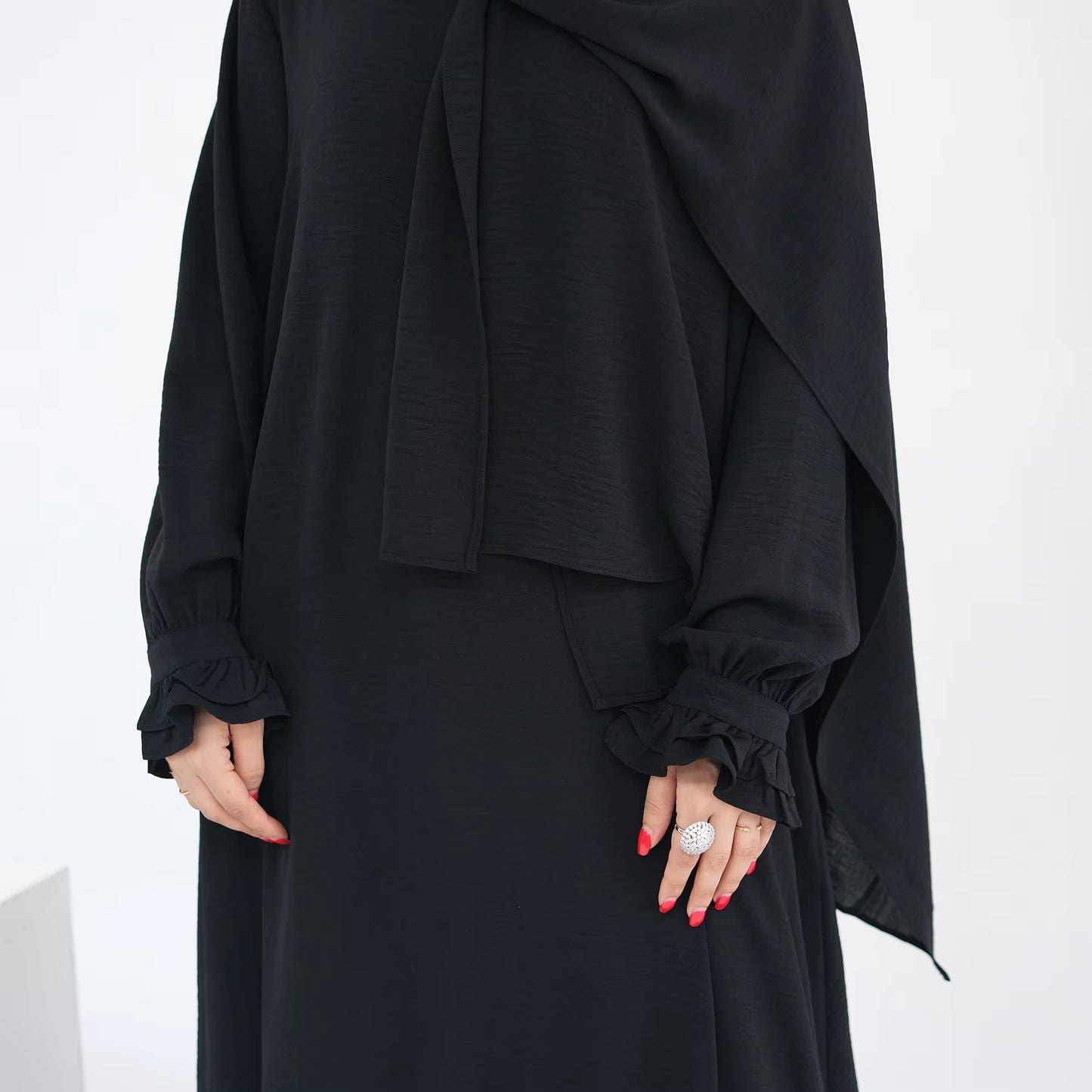 Eye-catching Abayas in various colours. If you subscribe to our emailing messaging you get 10 Percent discount