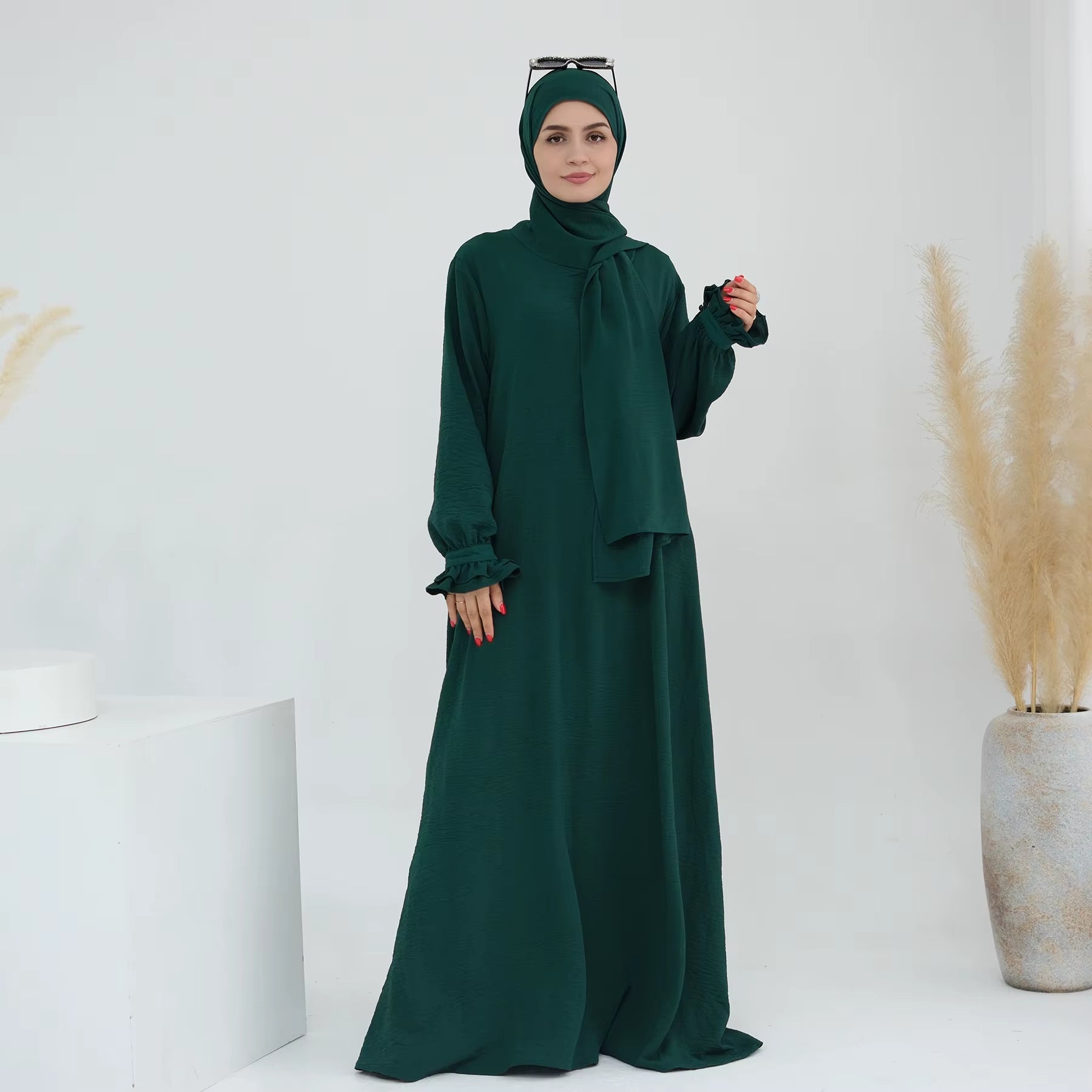 Eye-catching Abayas in various colours. If you subscribe to our emailing messaging you get 10 Percent discount