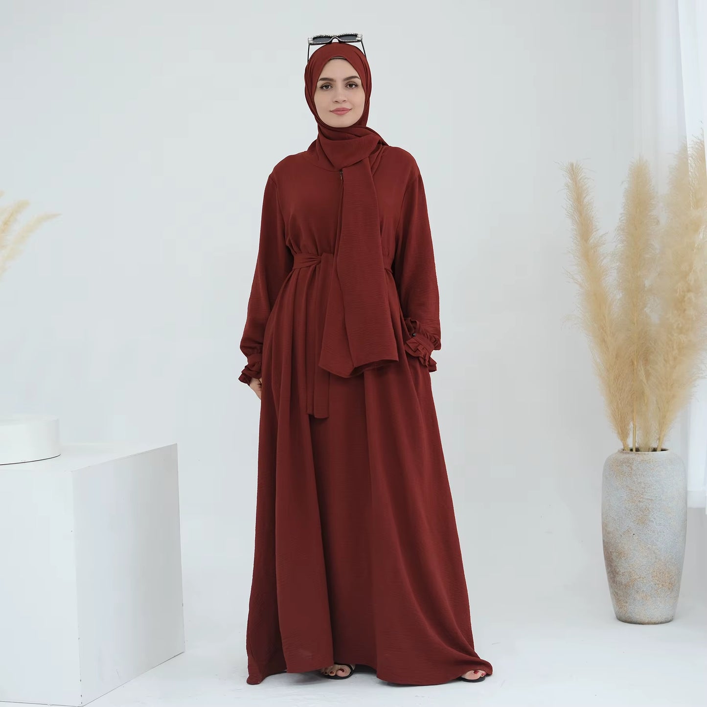 Eye-catching Abayas in various colours. If you subscribe to our emailing messaging you get 10 Percent discount